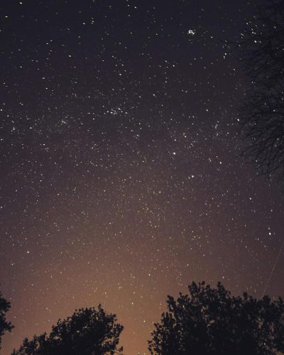 Zamknij oczy i poczuj zapach włoskiej pełnej szczęścia nocy. Usiądź razem ze mną pod tym starym drzewem i spójrz w gwiazdy. Czy już coś widzisz ?